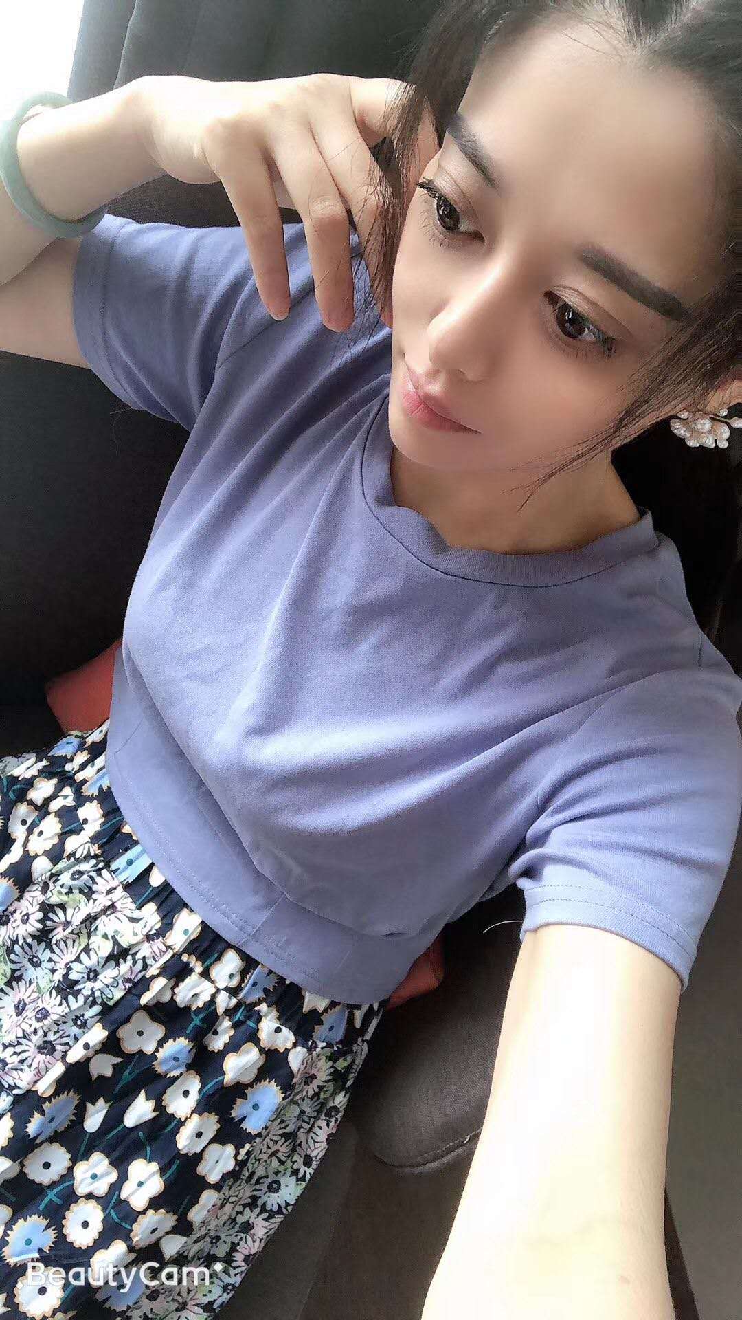 龙华小鸟依人型的妹子